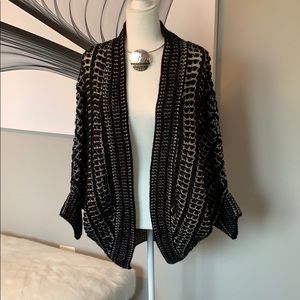 Joan Voss Black & ivory dolman cable open cardigan